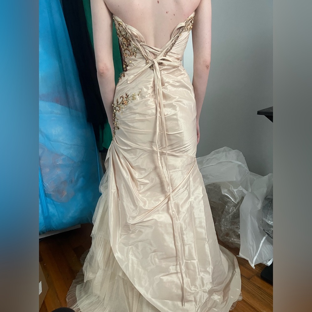 Vintage almond colored dress size 1-3 - Picture 2 of 2
